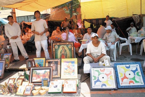 INTERIOR. Actualmente los reos de cárceles capitalinas realizan trabajos artesanales por los cuales perciben un ingreso. Foto: Cuartoscuro