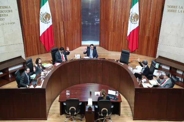 Por unanimidad de votos, la Sala Superior del Tribunal Electoral del Poder Judicial de la Federación (TEPJF), confirmó el cómputo estatal, la declaración de validez de la elección a la gubernatura de Baja California y la constancia de mayoría, para Jaime Bonilla Valdez.
FOTO: TEPJF /CUARTOSCURO.COM