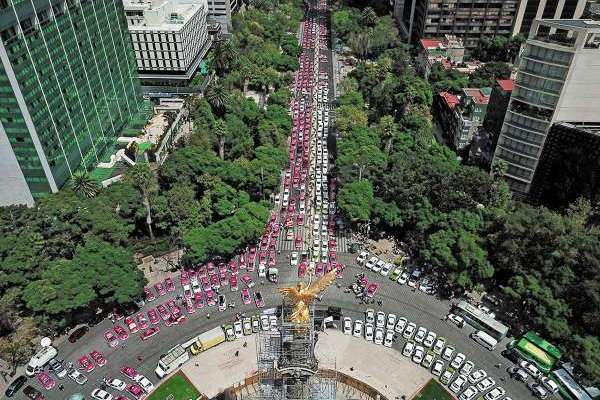 PROTESTA. Utilizar parte de Reforma como estacionamiento trastornó la vialidad en gran parte de la capital. Foto: Víctor Gahbler.