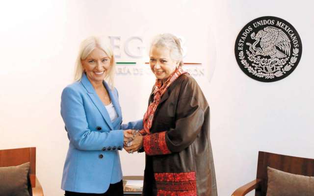 ACUERDO. Carolyn Everson, de Facebook, y Olga Sánchez, de Segob, pactaron colaboración. Foto: Especial