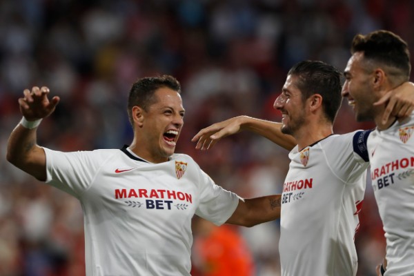 Chicharito no tendrá juego contra sus archirrivales, Pumas y América. AP