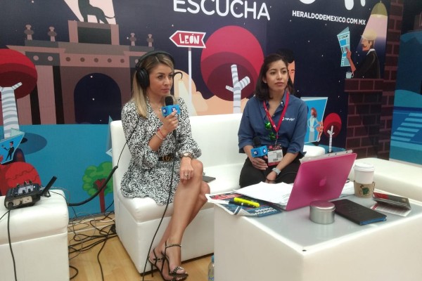 Mariana Salazar, directora de producto en Rever, en entrevista durante el marco de la feria Industrial Transformation México (ITM) de Hannover Messe en León, Guanajuato