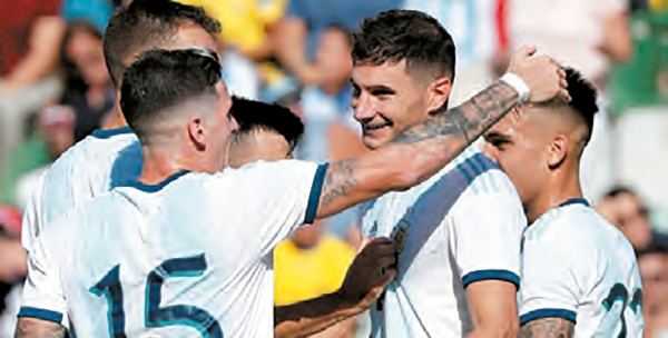 CUMPLE CASTIGO. Luego de este amistoso ante Ecuador, Lionel Messi
ya podrá jugar con la selección argentina, al haber
cumplido la sanción de la Conmebol por sus dichos
contra el arbitraje. Foto: EFE