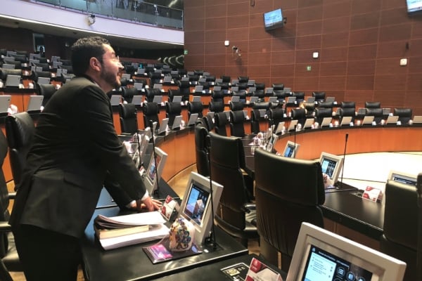 El legislador de Morena, Martí Batres. Foto: @martibatres