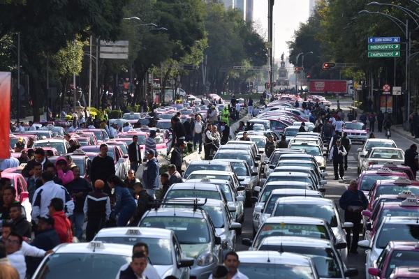 Una de las manifestaciones de los trabajadores del volante. Foto: Pablo Salazar Solís