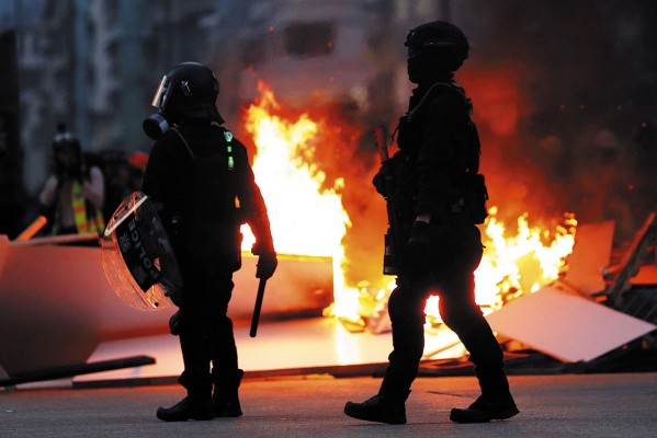 CRISIS. Se registraron ataques a comercios y al transporte público. Foto: Reuters