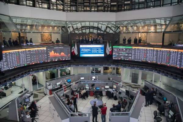 Aspecto al interior de la Bolsa Mexicana de Valores. Foto: Cuartoscuro