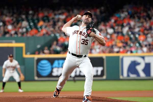 REVANCHA. El lanzador de Houston va por un broche dorado. Foto: AP