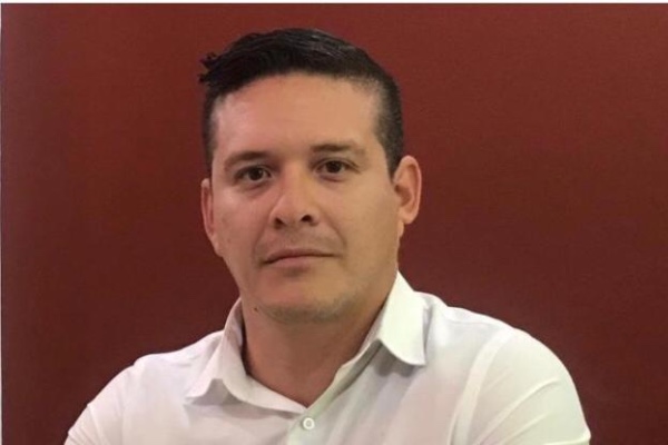 Alejandro Espinoza Medina. Especial