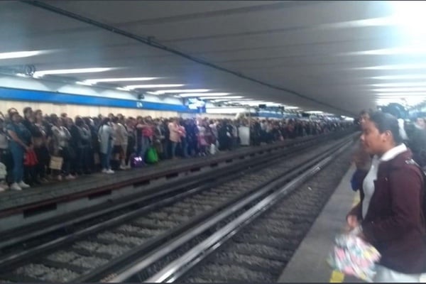La estación del metro Allende se vio afectada. Especial