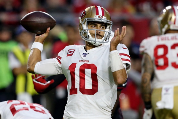 Jimmy Garoppolo logró cuatro pases de touchdown. AP