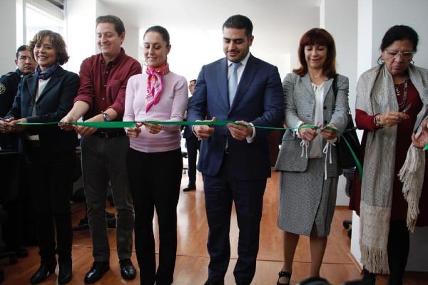 Inauguración de ciberescuelas para policías. Foto: Especial