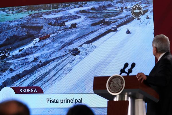 11 arqueólogos laboran en el proyecto en la base militar. Foto: CUARTOSCURO