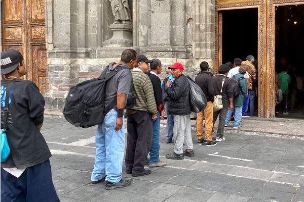 Inauguran Café La Soledad, servicio de iglesia que da de comer a los más necesitados en el corazón de la Merced - El Heraldo de México