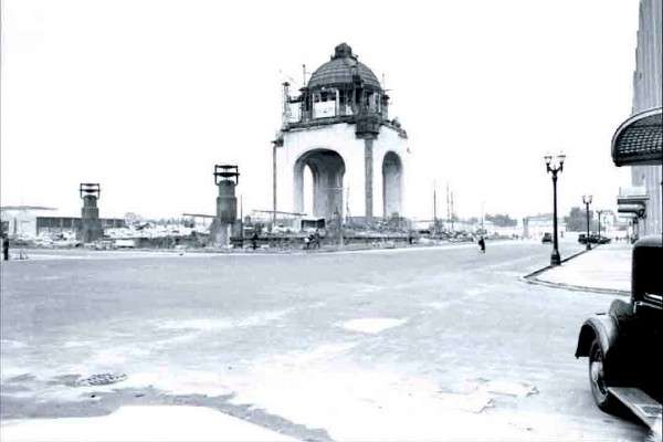 NUEVO PLAN. Tras la obra fallida de Díaz, en
1933 se reconfiguró el proyecto. Foto: Archivo INAH