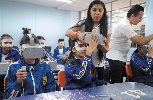 UN HASTA AQUÍ. Mediante situaciones de violencia normalizada, las chicas y
chicos aprenden a deslindarse de ellas y no permitirlas. Foto: Cuartoscuro