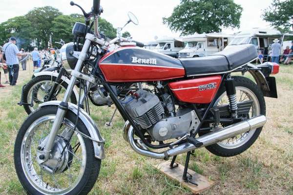 Benelli 250 2C (1974)