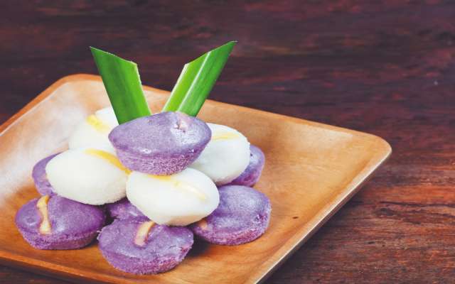 PECULIARIDAD. En la antigüedad usaban sólo la mano derecha para comer, a este procedimiento se le
llamaba Kamayan. Foto: Especial