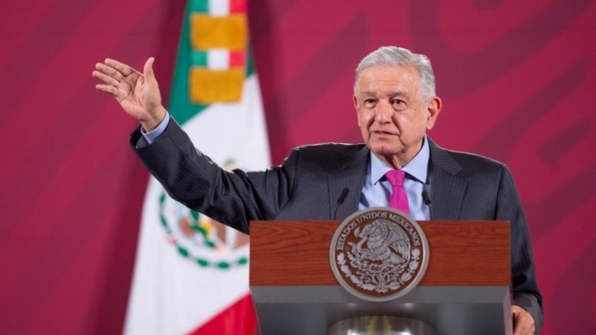Crítica AMLO prohibición de vender dulces a niños en Oaxaca 2 - Informe Confidencial 2 Están apareciendo muchas fosas clandestinas: AMLO