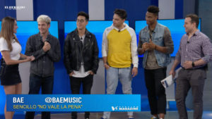 Bae en estudio de Heraldo Magazine para entrevista con Majo Montemayor y Pablo Domínguez